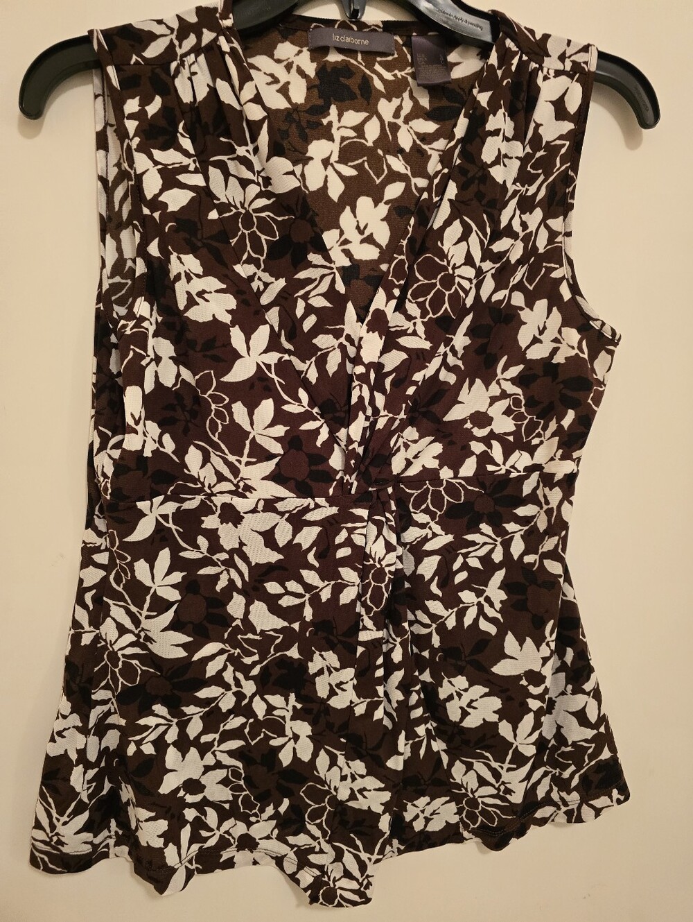 Liz Claiborne Brown & White Floral Sleeveless V-Neck Top